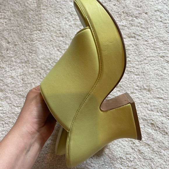 BOTTEGA VENETA MULES - Picture 3 of 6